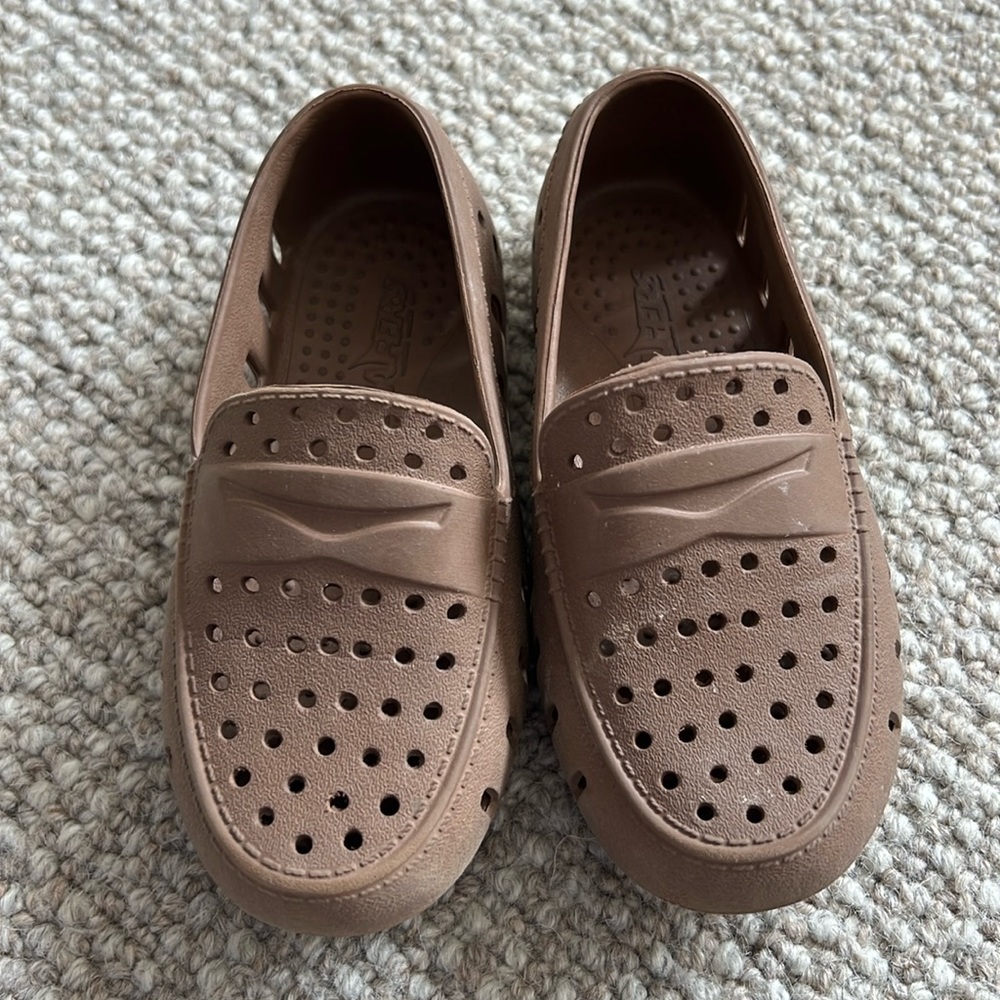 Size 8 Brown Floafers